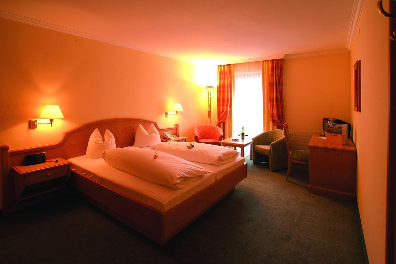 Hotel Goldenes Kreuz Tannheim Zewnętrze zdjęcie