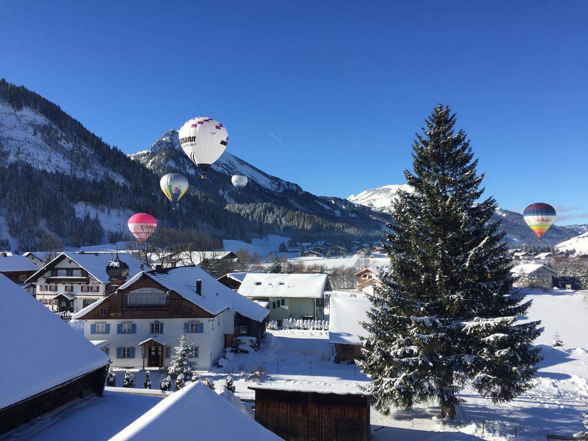 Hotel Goldenes Kreuz Tannheim Zewnętrze zdjęcie